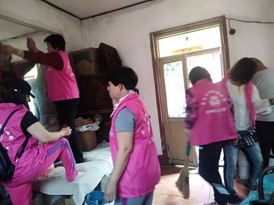 美在家庭 心系贫困老人 情暖计生家庭——白塔镇巾帼志愿服务在行动